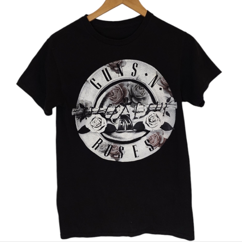 Guns N'‎ Roses Black Logo tshirt size S/M